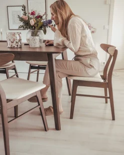 Tuolit<Beliani Tuoli Kumipuu Tumma Puu/Valkoinen 2 Kpl Lynn