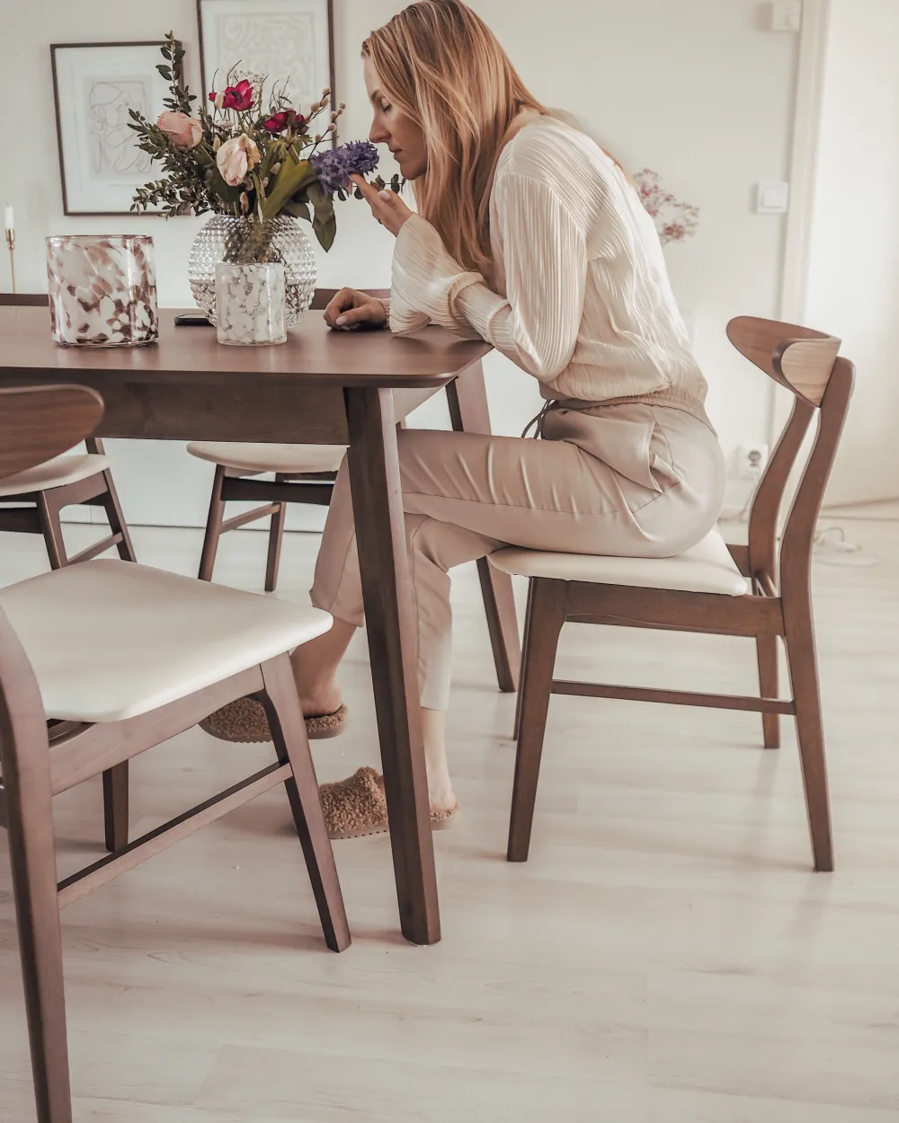 Tuolit<Beliani Tuoli Kumipuu Tumma Puu/Valkoinen 2 Kpl Lynn