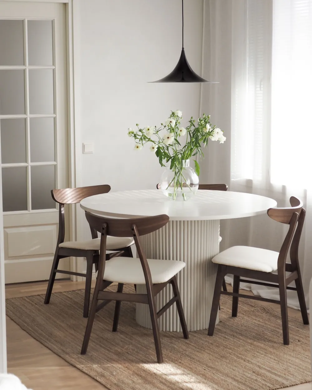 Tuolit<Beliani Tuoli Kumipuu Tumma Puu/Valkoinen 2 Kpl Lynn