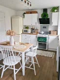 Tuolit<Beliani Tuoli Kumipuu Valkoinen 2 Kpl Burbank