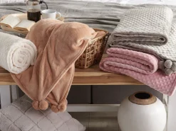 Tekstiilit<Beliani Viltti 200 X 220 Cm Vaaleanpunainen Samur